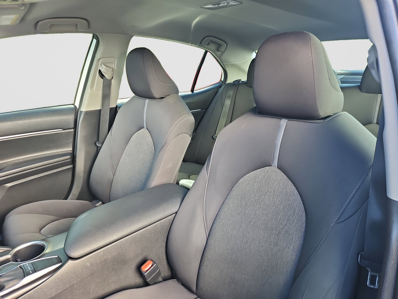 Used 2022 Toyota Camry LE FWD image 21