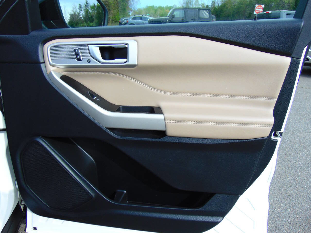 Used 2021 Ford Explorer Limited AWD/4WD image 49