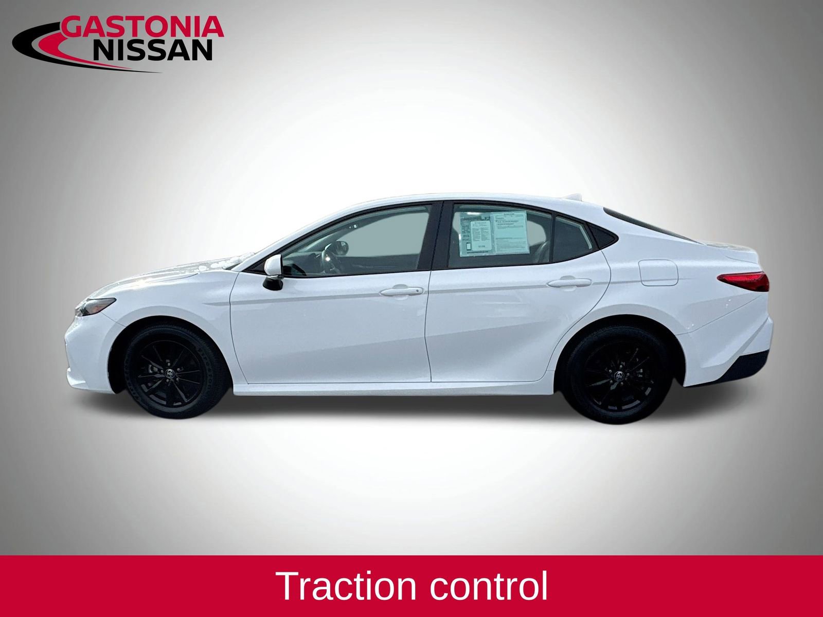 Used 2025 Toyota Camry LE image 5