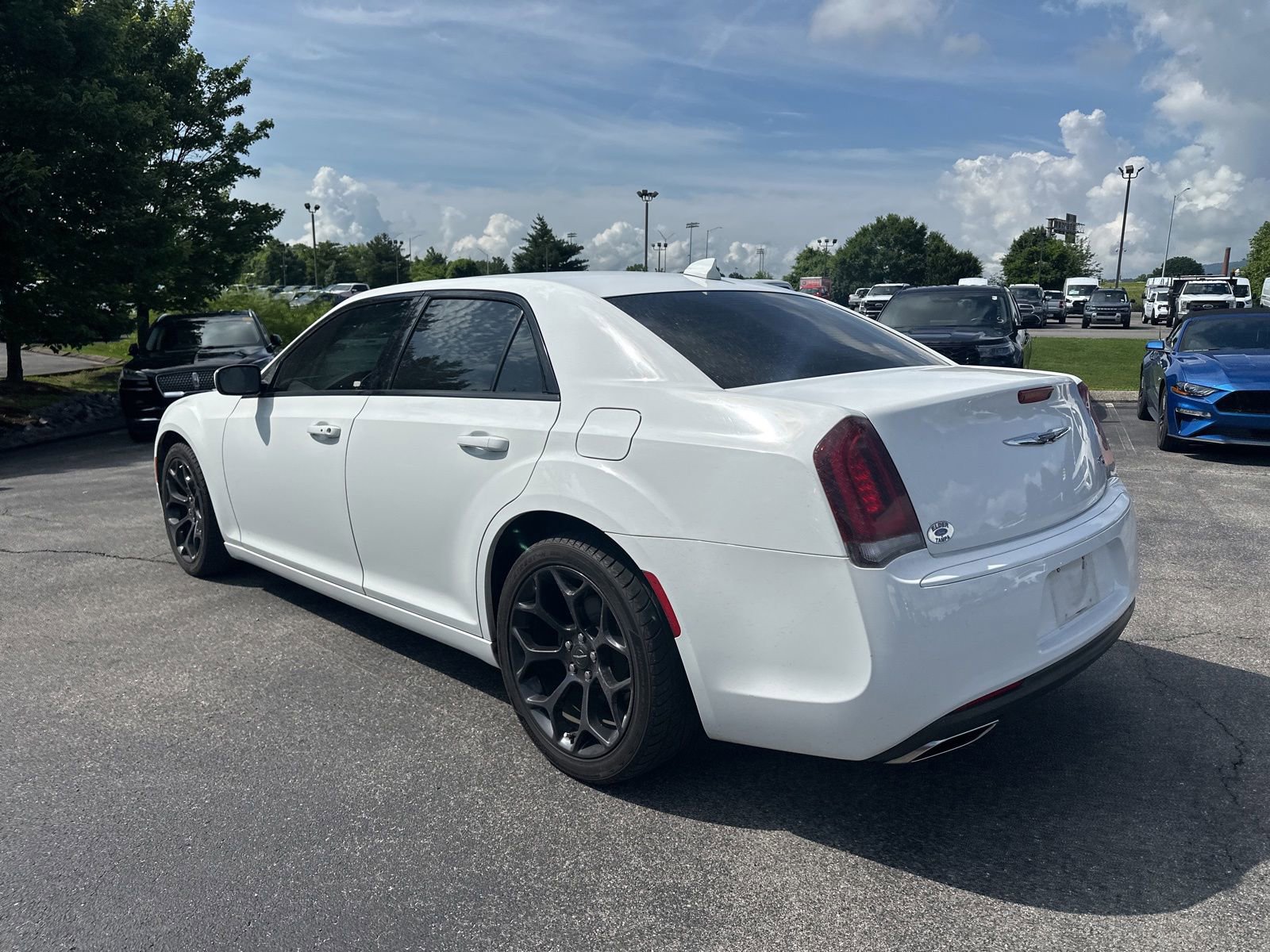 Used 2019 Chrysler 300 S RWD image 4