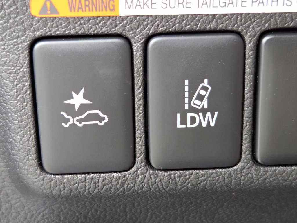 Used 2018 Mitsubishi Outlander 4WD Plug-In Hybrid image 20