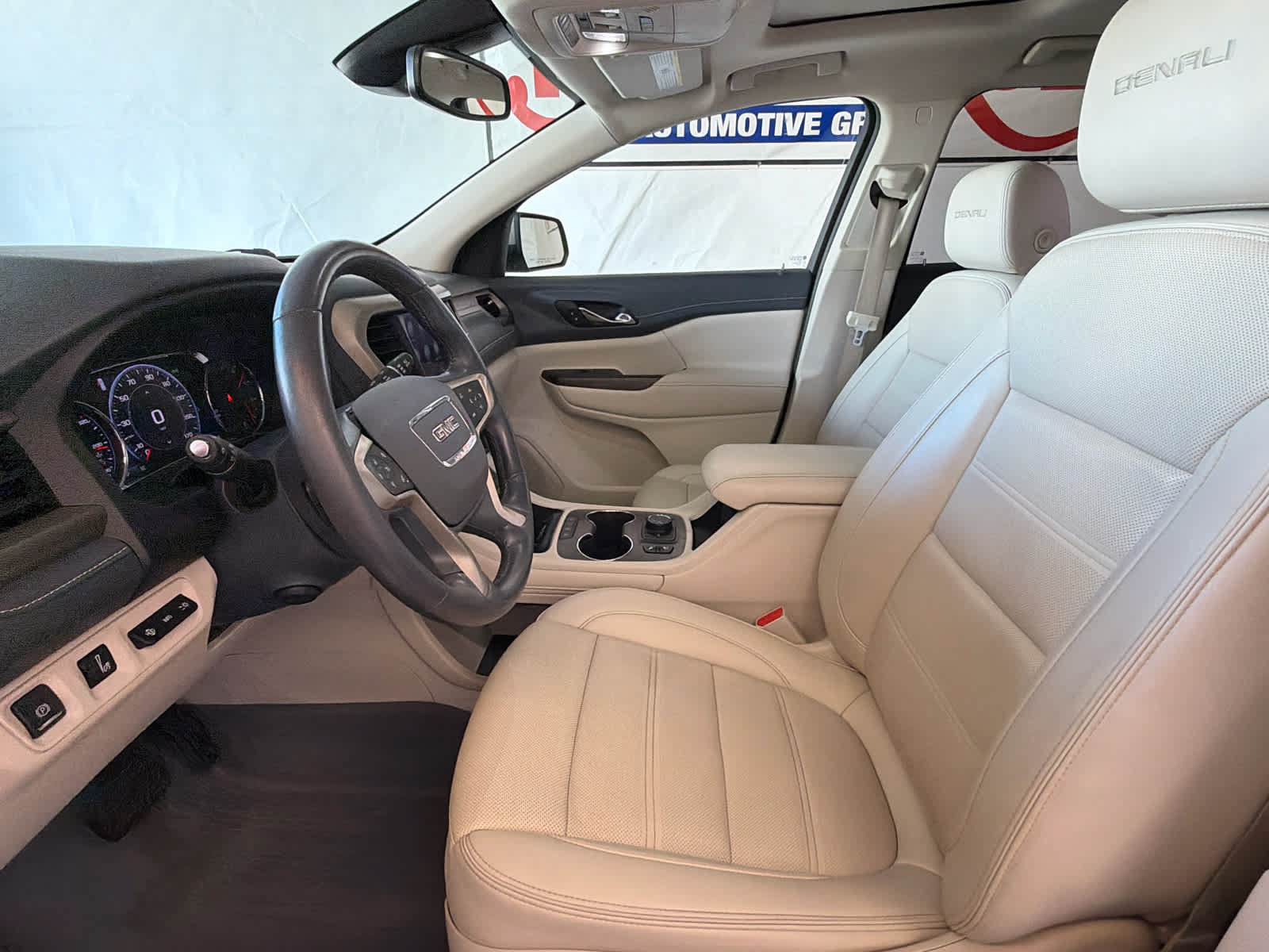Used 2022 GMC Acadia Denali w/ LPO, Floor Liner Package FWD image 15