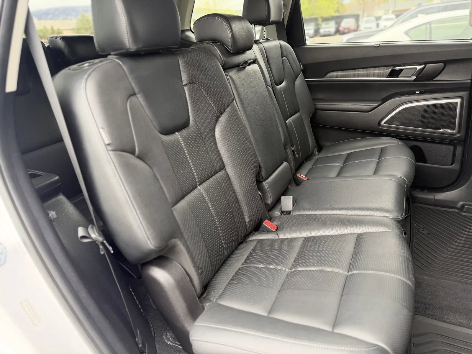 Used 2024 Kia Telluride EX image 20
