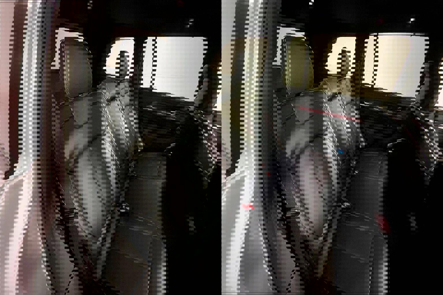 Used 2022 Jeep Grand Cherokee Overland w/ Luxury Tech Group IV image 23