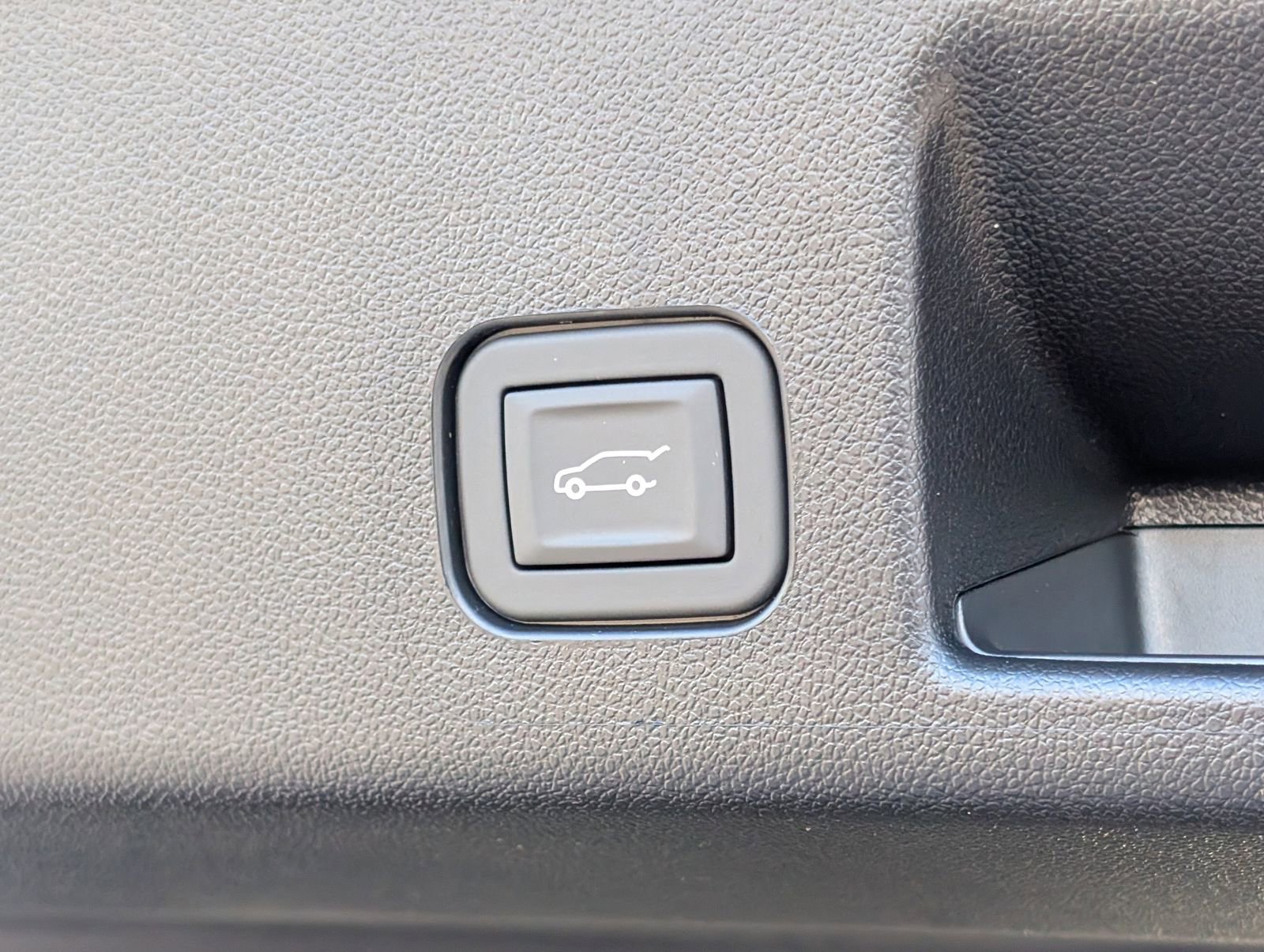 New 2026 Chevrolet Equinox EV RS image 12