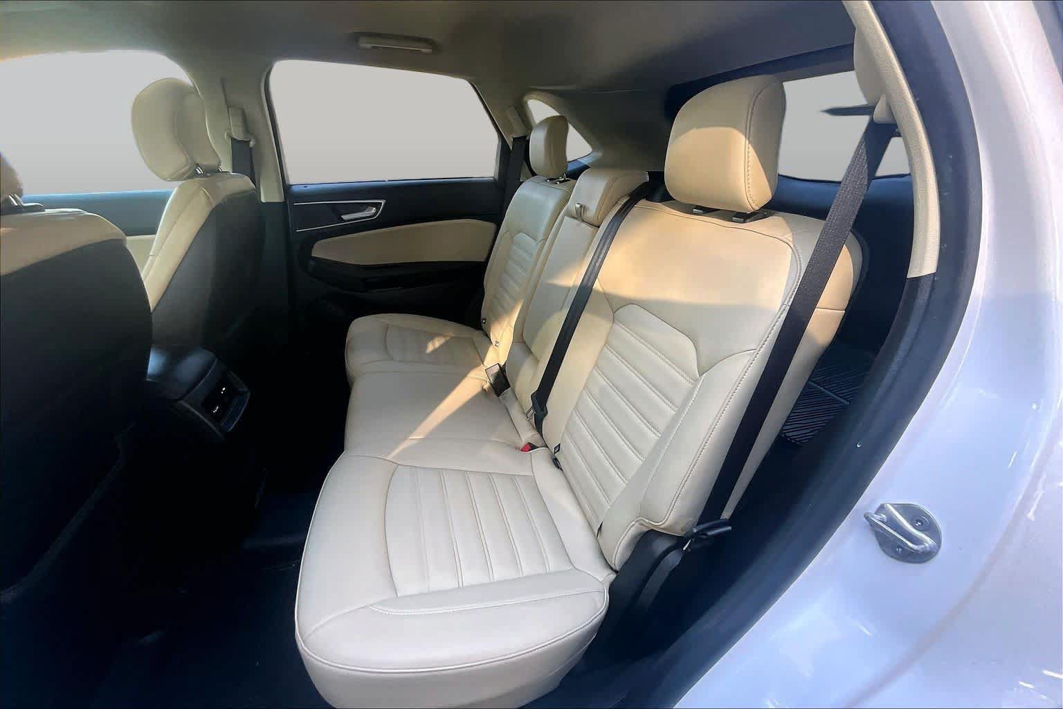 Used 2019 Ford Edge SEL w/ Equipment Group 201A FWD image 21