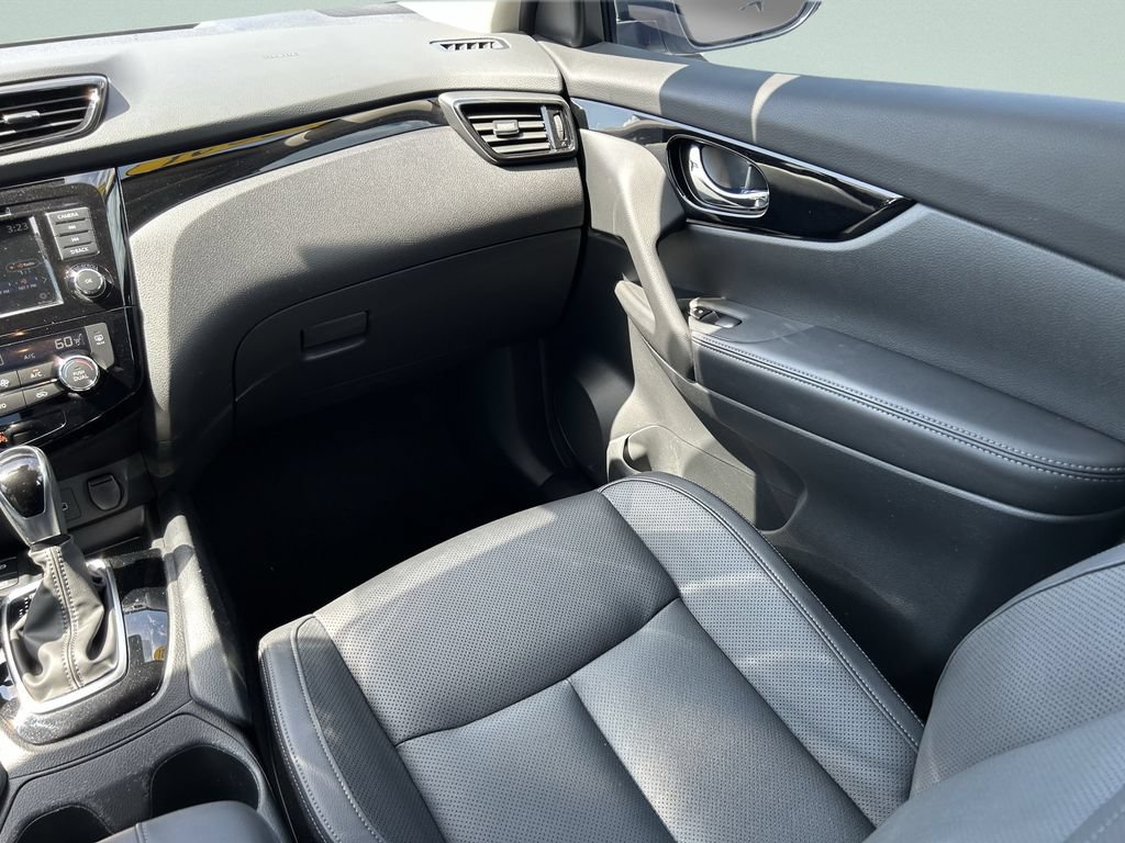 Used 2021 Nissan Rogue Sport SL w/ Premium Package FWD image 20