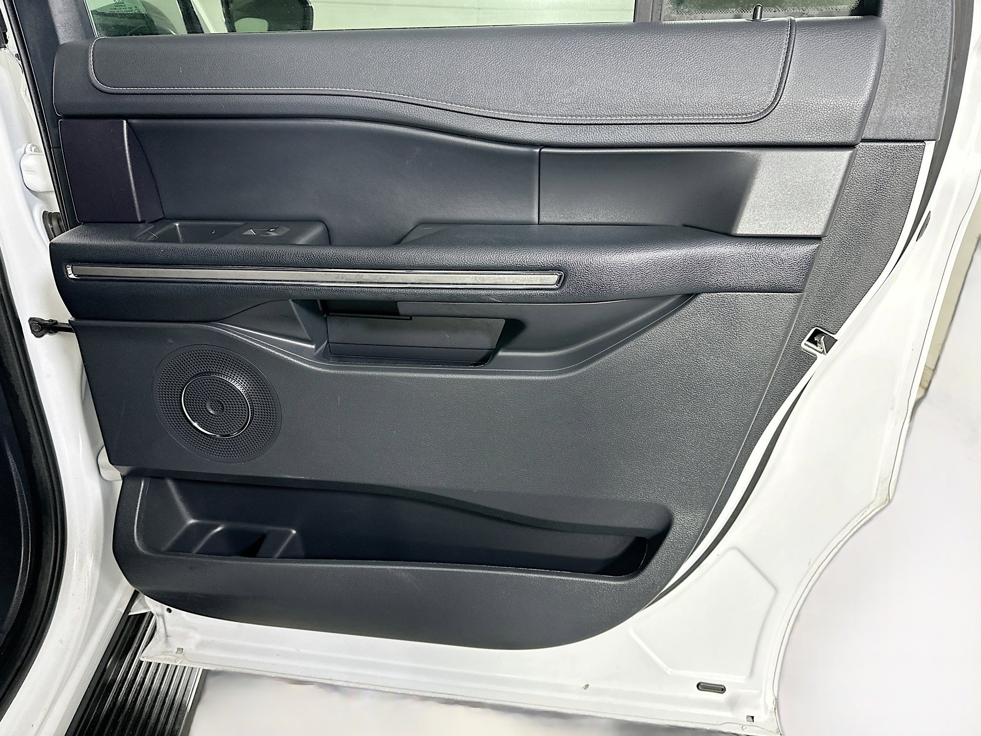 Used 2024 Ford Expedition Max XLT image 32