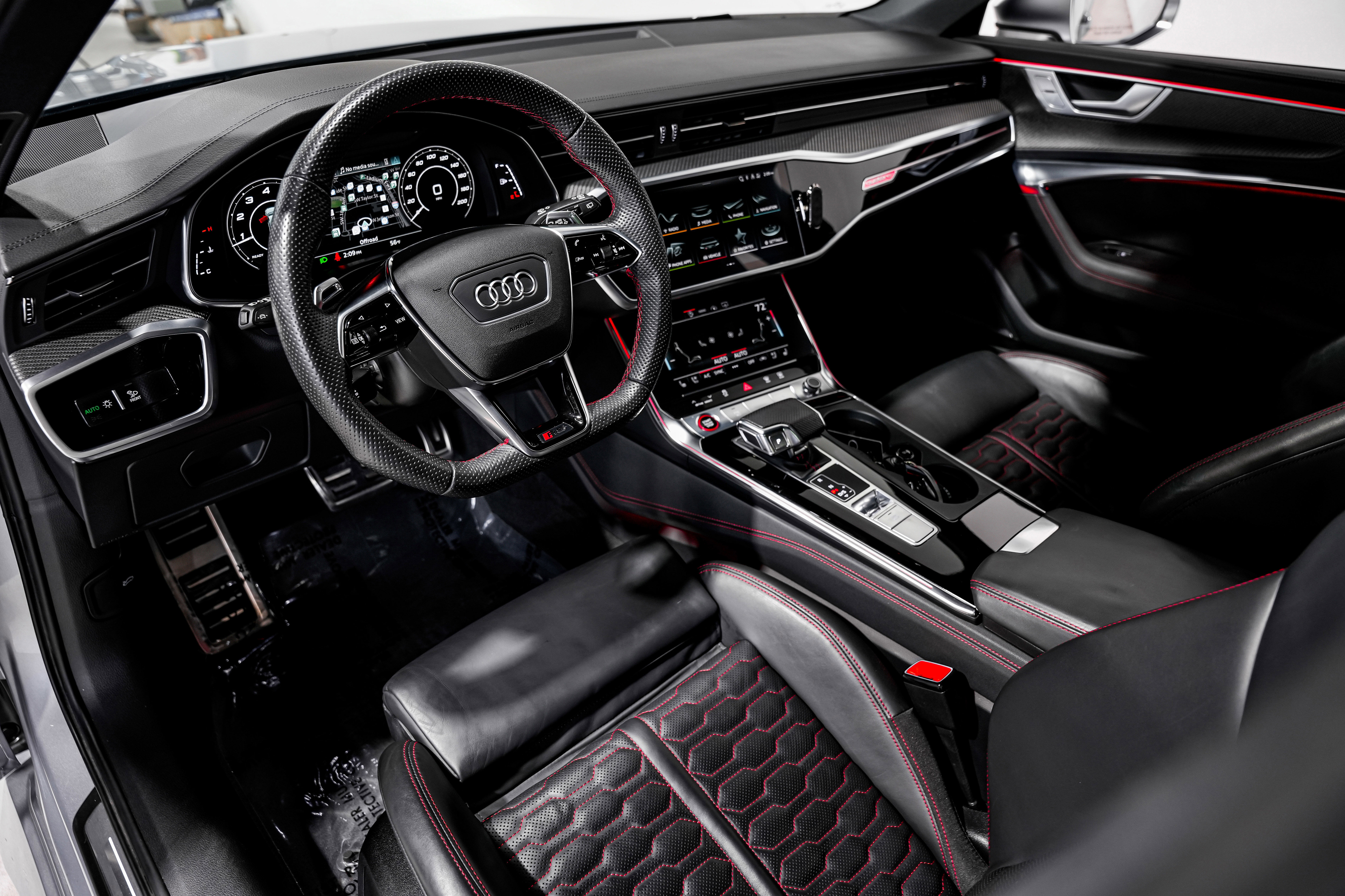 Used 2022 Audi RS 6 AWD/4WD image 18