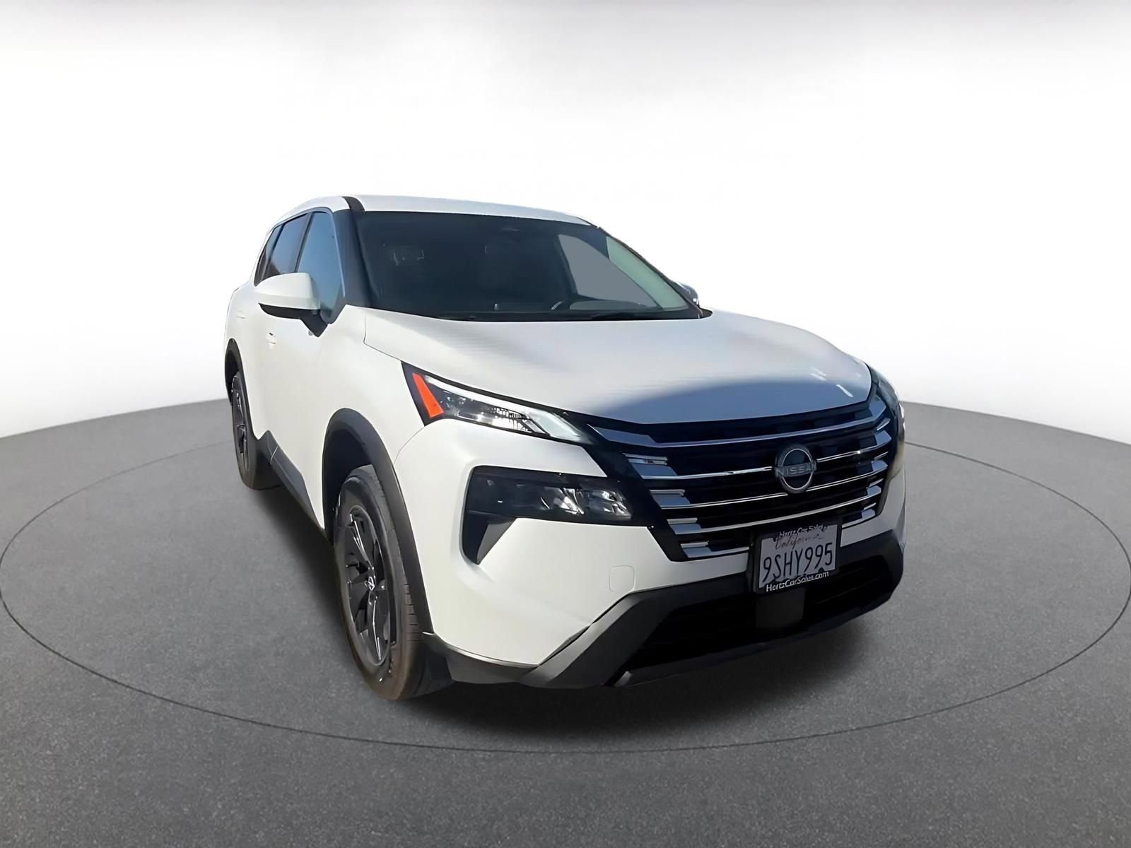 Used 2025 Nissan Rogue SV FWD image 3