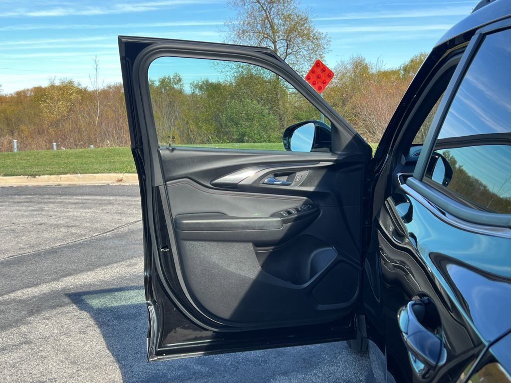 Used 2023 Chevrolet TrailBlazer RS w/ Convenience Package image 10