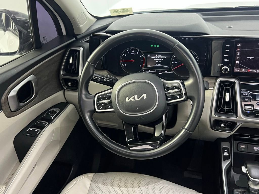Used 2023 Kia Sorento EX w/ Panoramic Sunroof Package image 16