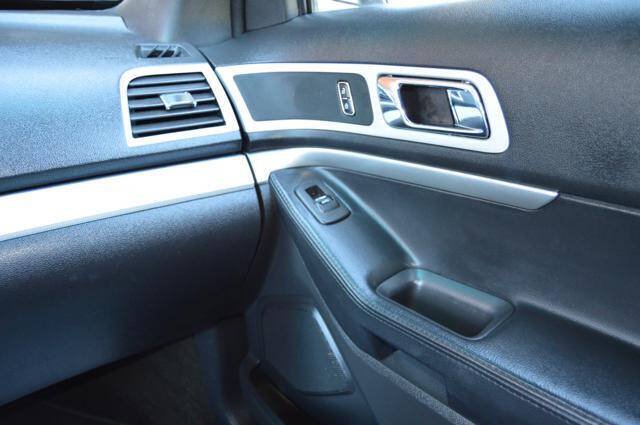 Used 2013 Ford Explorer XLT AWD/4WD image 58