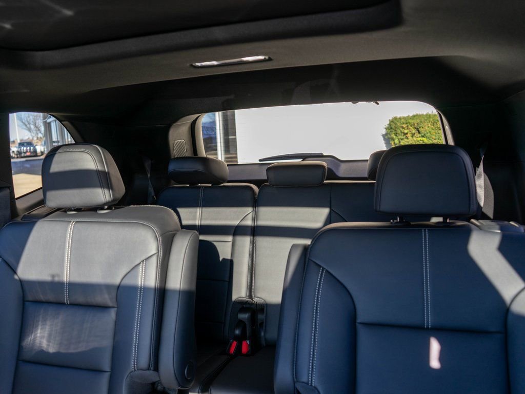New 2026 GMC Acadia Elevation w/ Black Edition image 13