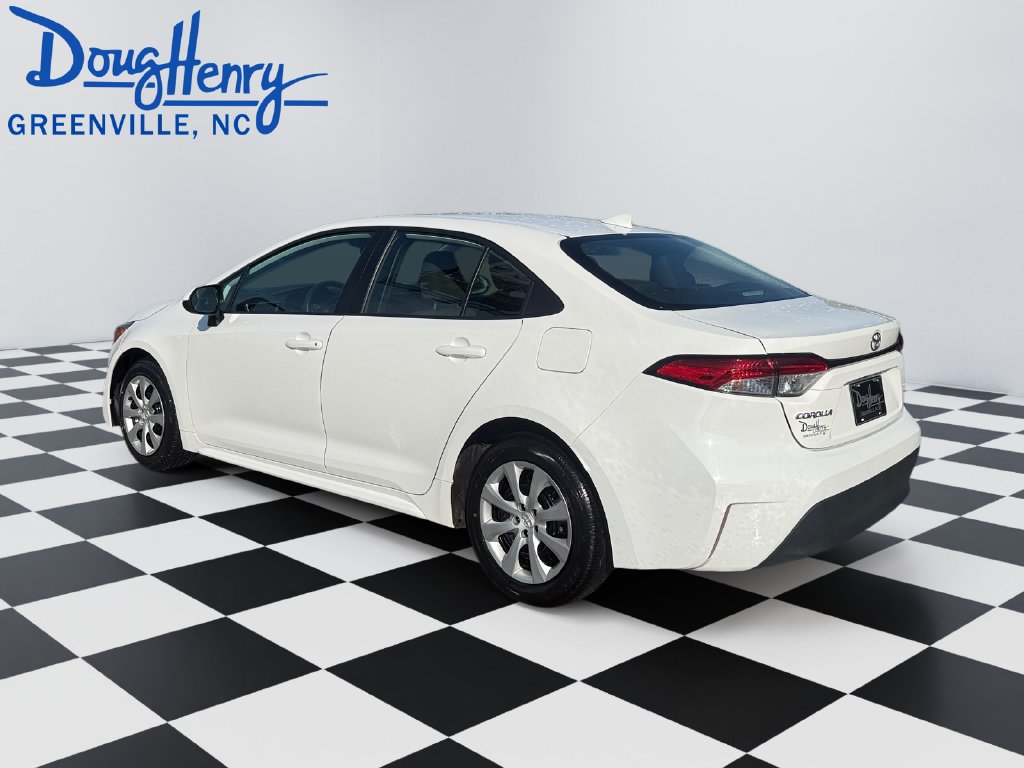 Used 2024 Toyota Corolla LE FWD image 3