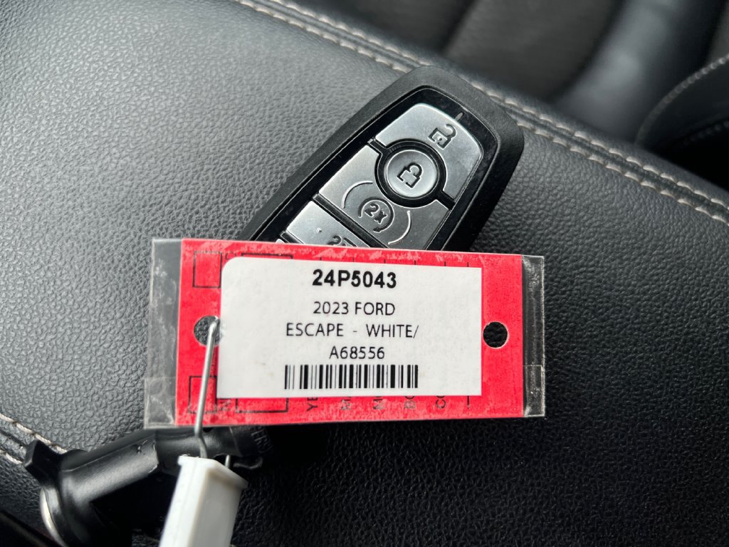 Used 2023 Ford Escape SE FWD image 34
