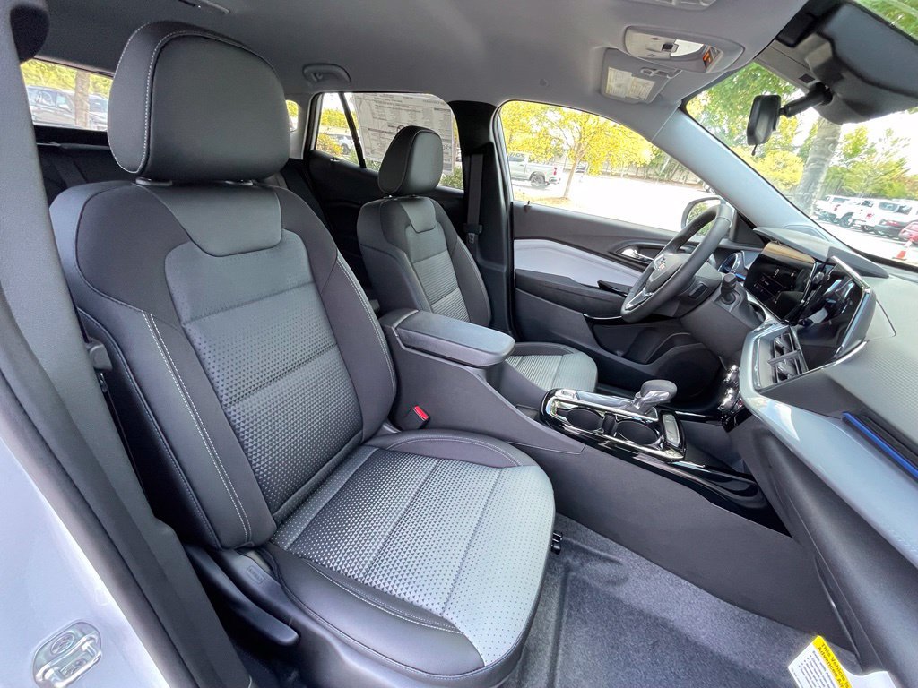 New 2026 Chevrolet Trax LT w/ LT Convenience Package FWD image 31