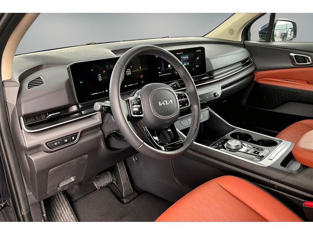 Used 2026 Kia Carnival EX image 16