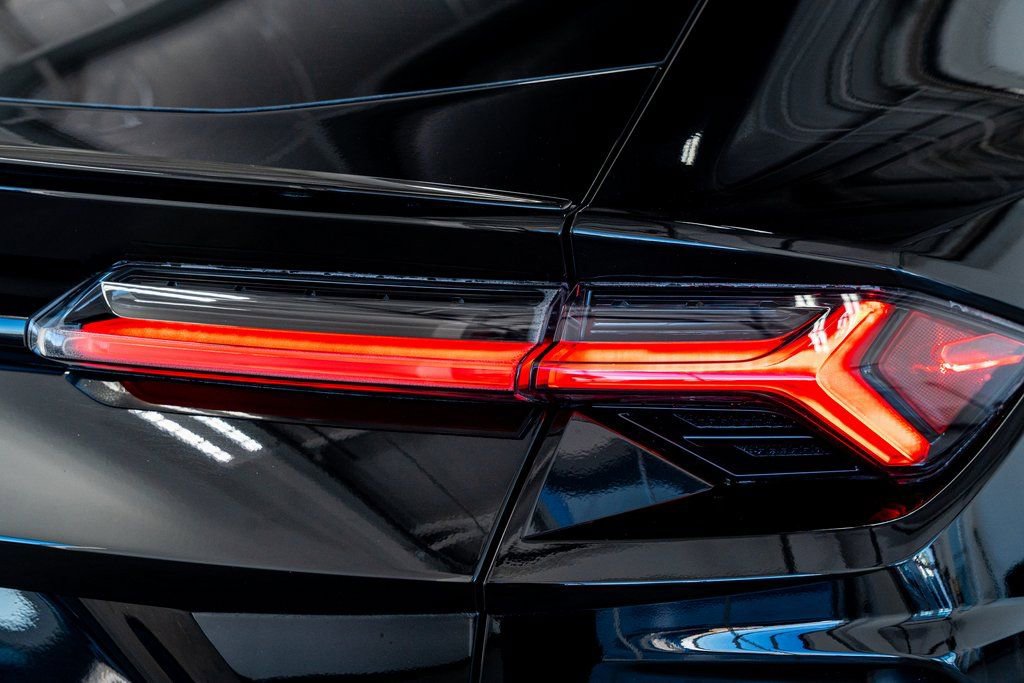Used 2021 Lamborghini Urus image 30