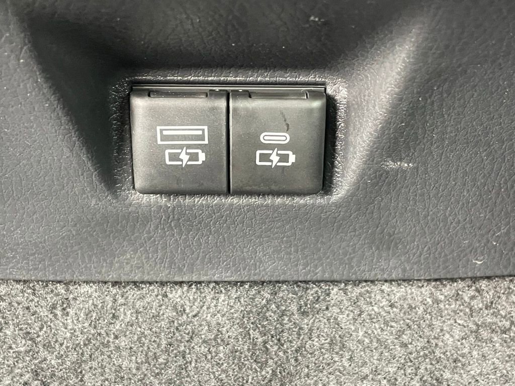 Used 2025 Toyota Camry LE FWD image 19