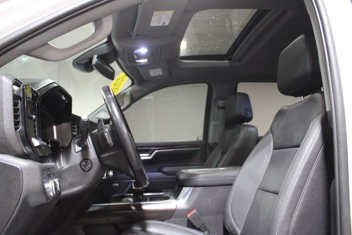 Used 2022 GMC Sierra 1500 SLT w/ SLT Premium Plus Package AWD/4WD image 3