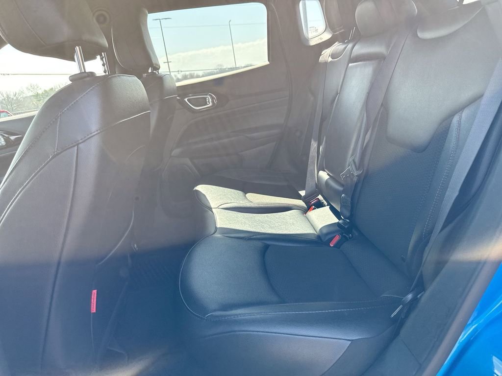 Used 2025 Jeep Compass Trailhawk image 21