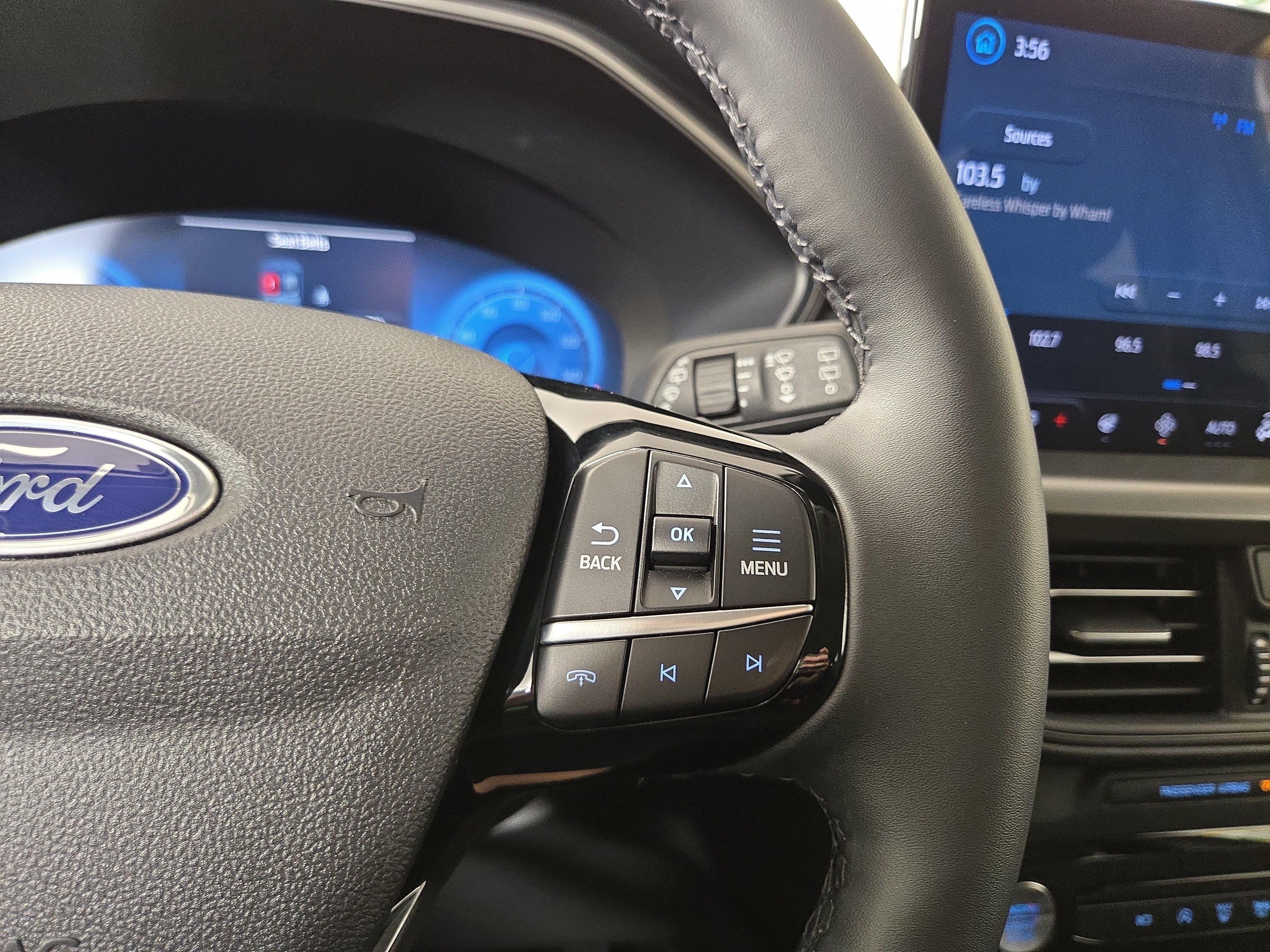 Used 2023 Ford Escape Active w/ Tech Pack #2 FWD image 16