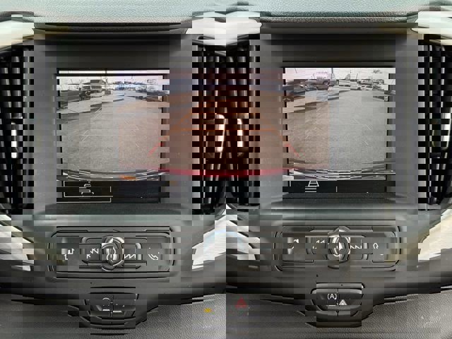 Used 2023 GMC Terrain SLE w/ Driver Convenience Package image 18