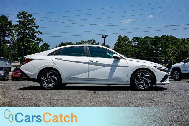 Used 2024 Hyundai Elantra Limited FWD image 11