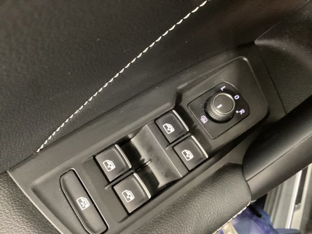 Certified 2023 Volkswagen Tiguan SE R-Line AWD/4WD image 20