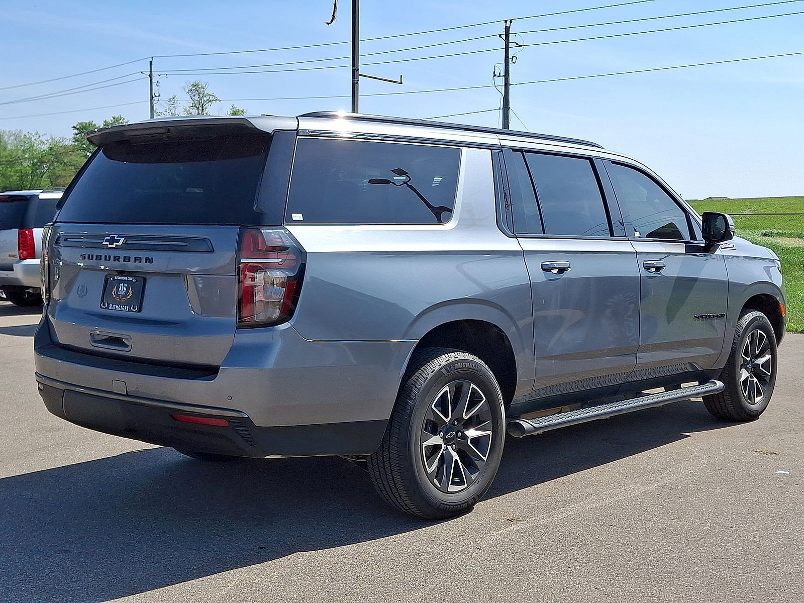 Used 2022 Chevrolet Suburban Z71 w/ Luxury Package AWD/4WD image 25