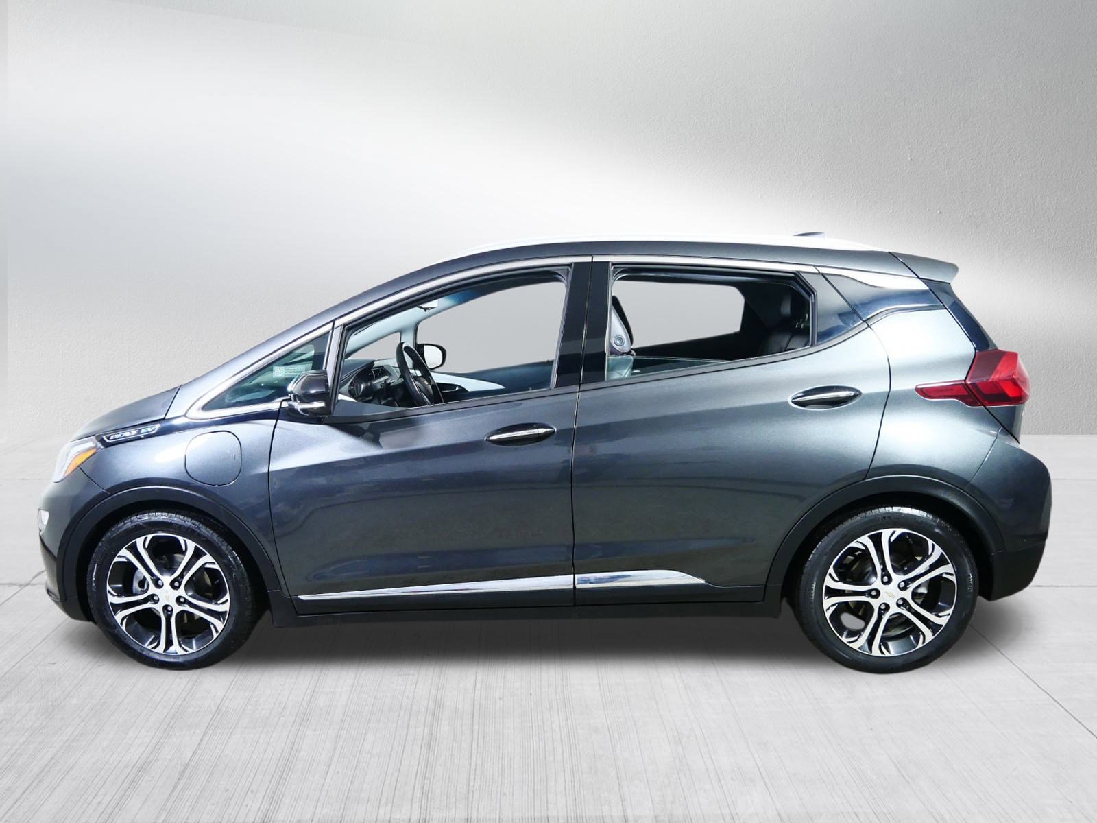 Used 2019 Chevrolet Bolt Premier w/ Infotainment Package image 4