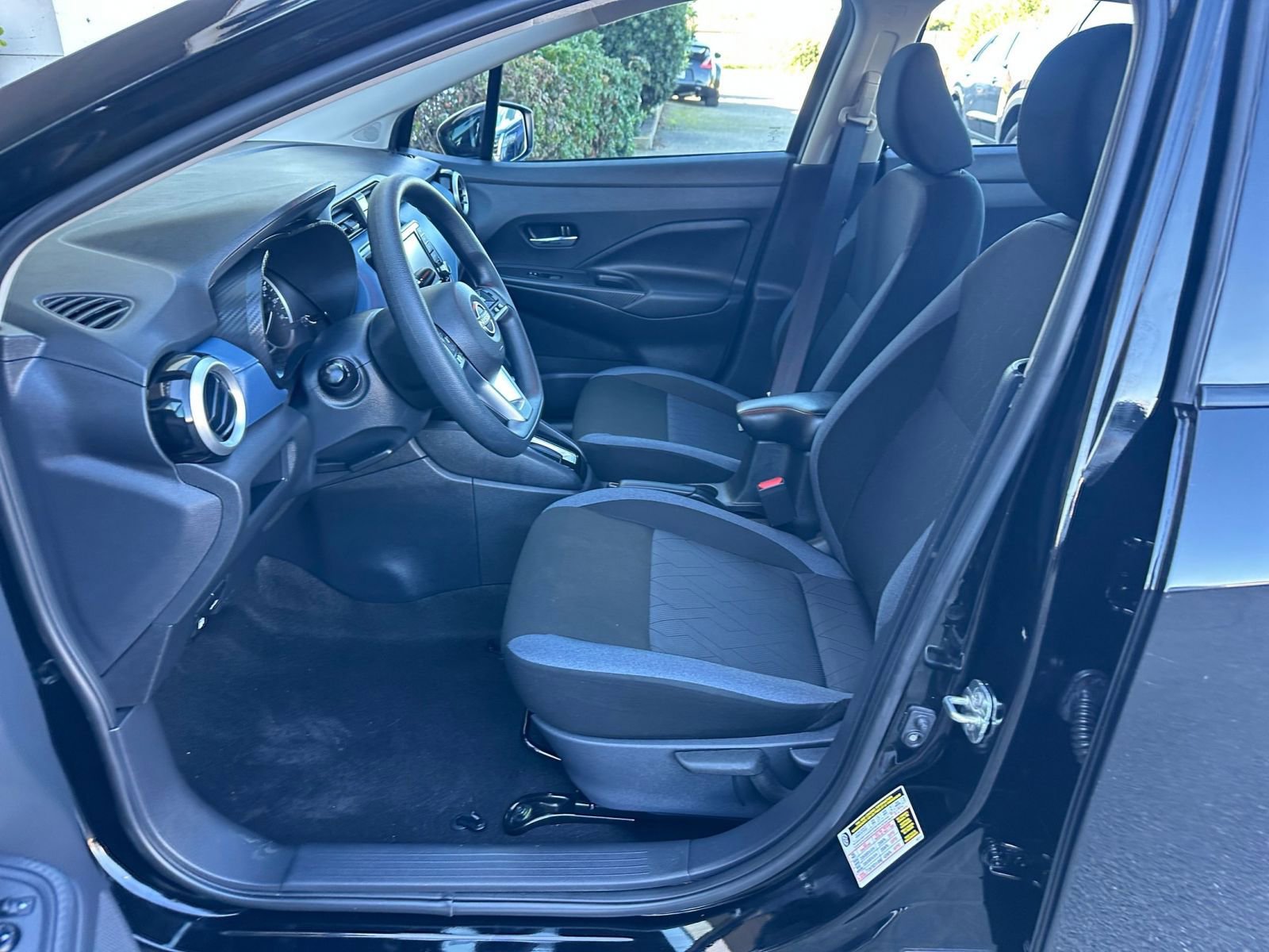 Used 2025 Nissan Versa SV image 27