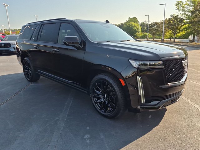 Used 2024 Cadillac Escalade ESV Sport Platinum w/ LPO, ONYX Package AWD/4WD image 2