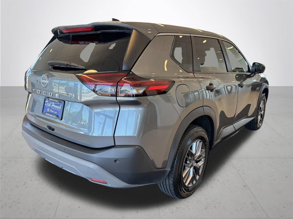 Used 2023 Nissan Rogue S AWD/4WD image 7