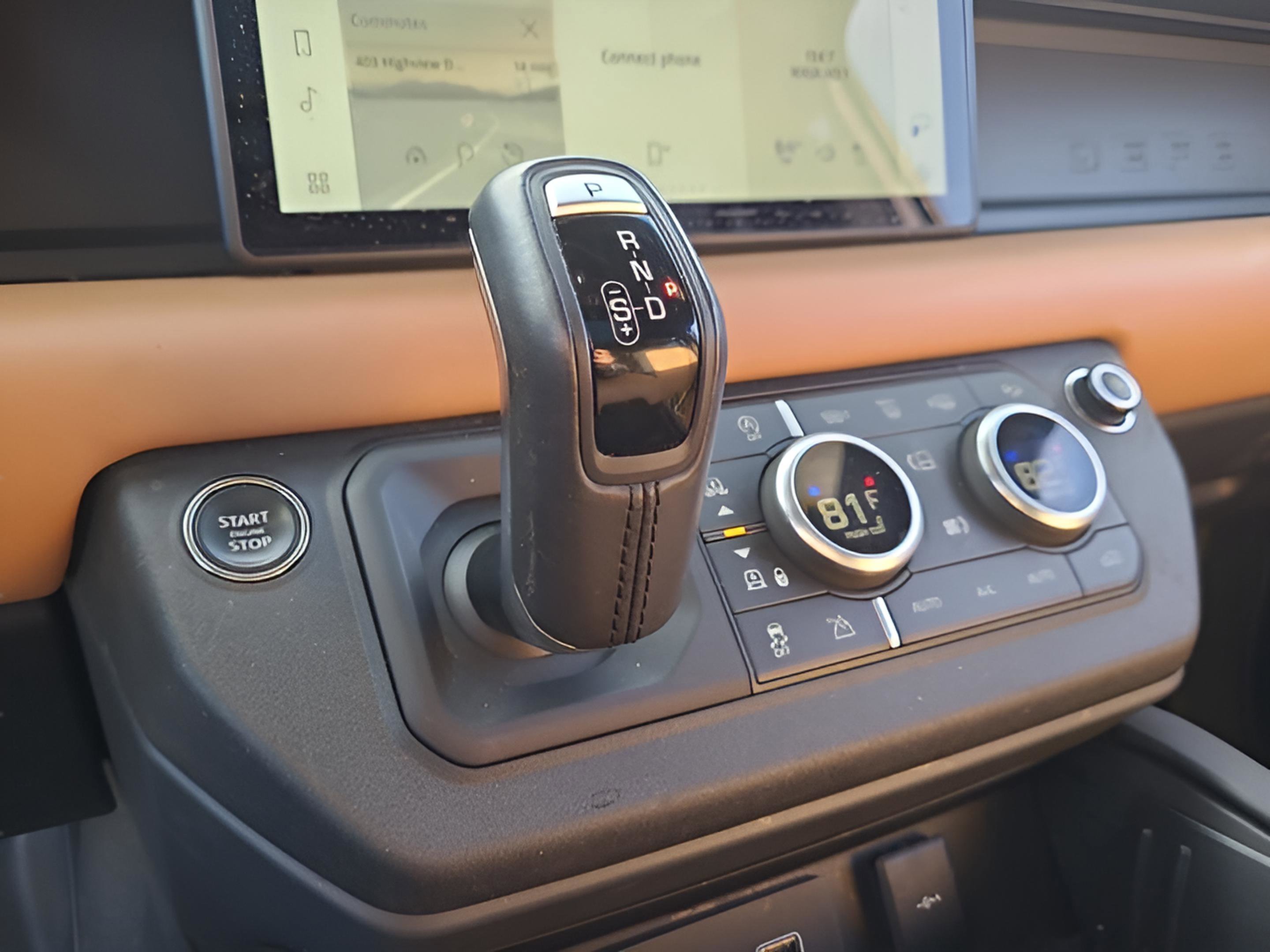 Used 2023 Land Rover Defender 110 X-Dynamic SE image 18