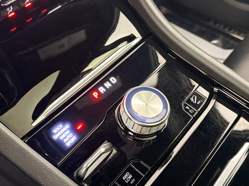 Used 2021 Jeep Grand Cherokee L Summit w/ Luxury Tech Group V image 17