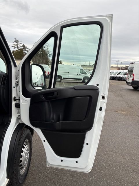 Used 2025 RAM ProMaster 2500 w/ Convenience Group image 17