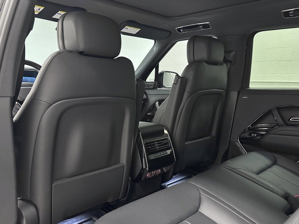 Used 2025 Land Rover Range Rover Sport Dynamic SE image 13