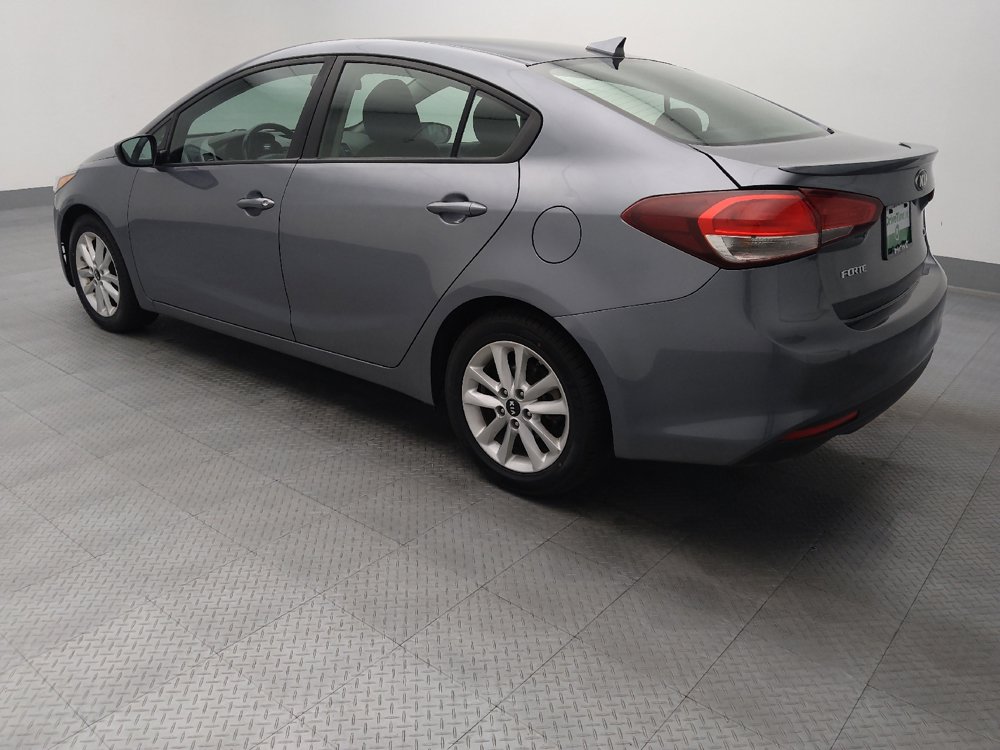Used 2017 Kia Forte S FWD image 3