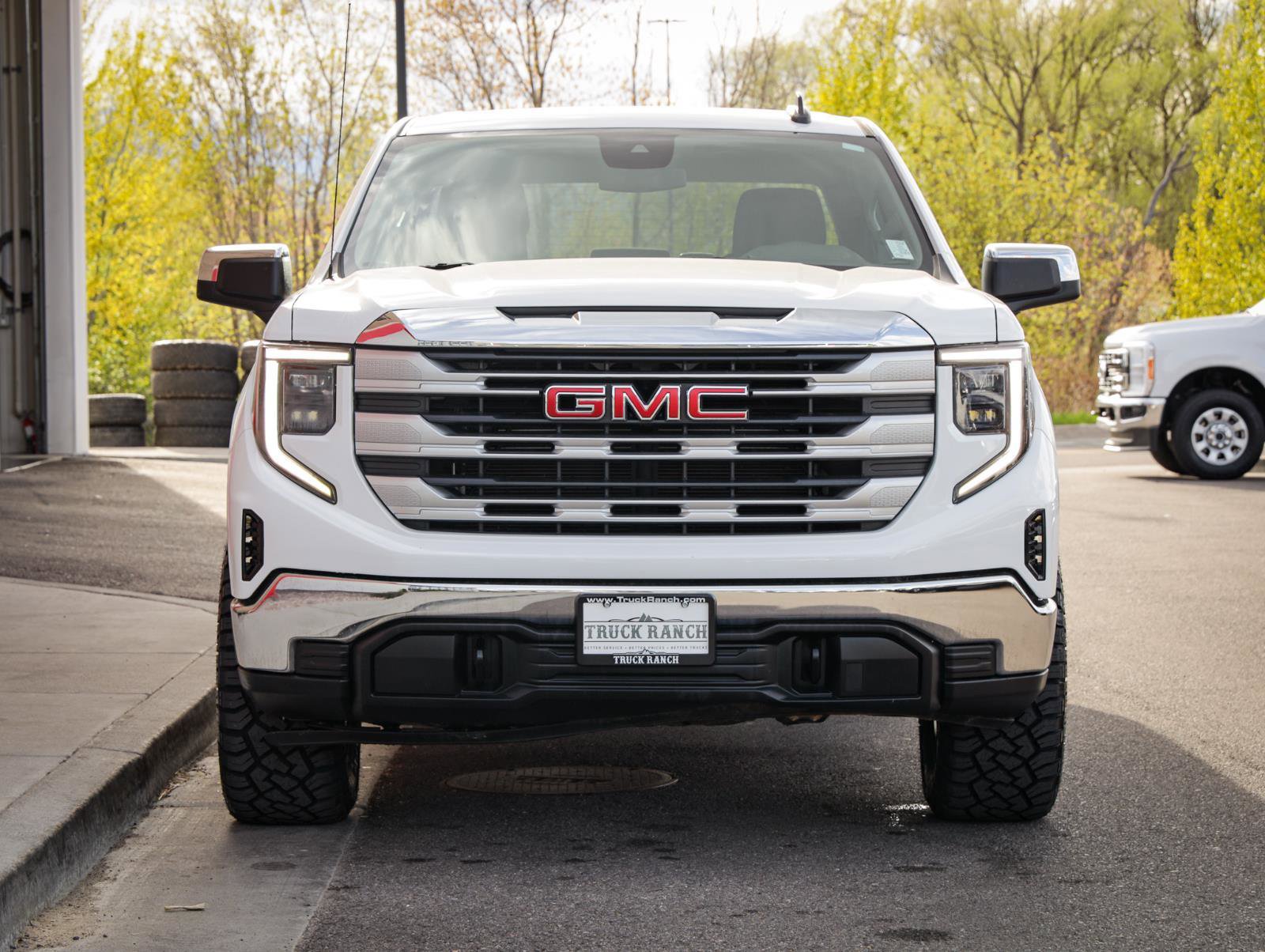 Used 2023 GMC Sierra 1500 SLE image 9
