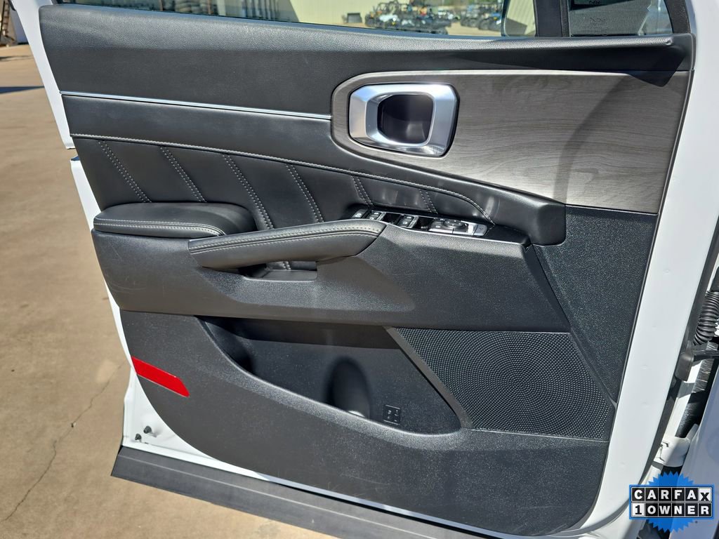 Used 2024 Kia Sorento SX image 28