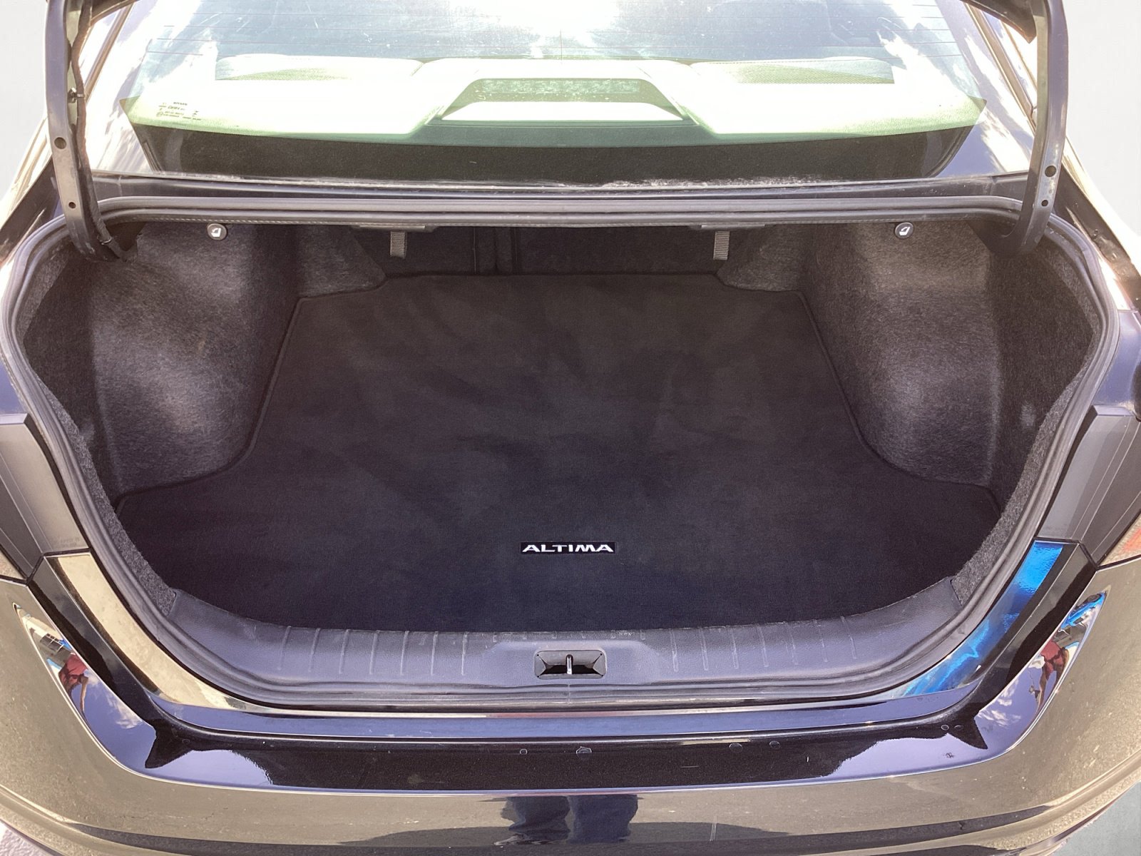 Used 2024 Nissan Altima 2.5 SV image 16