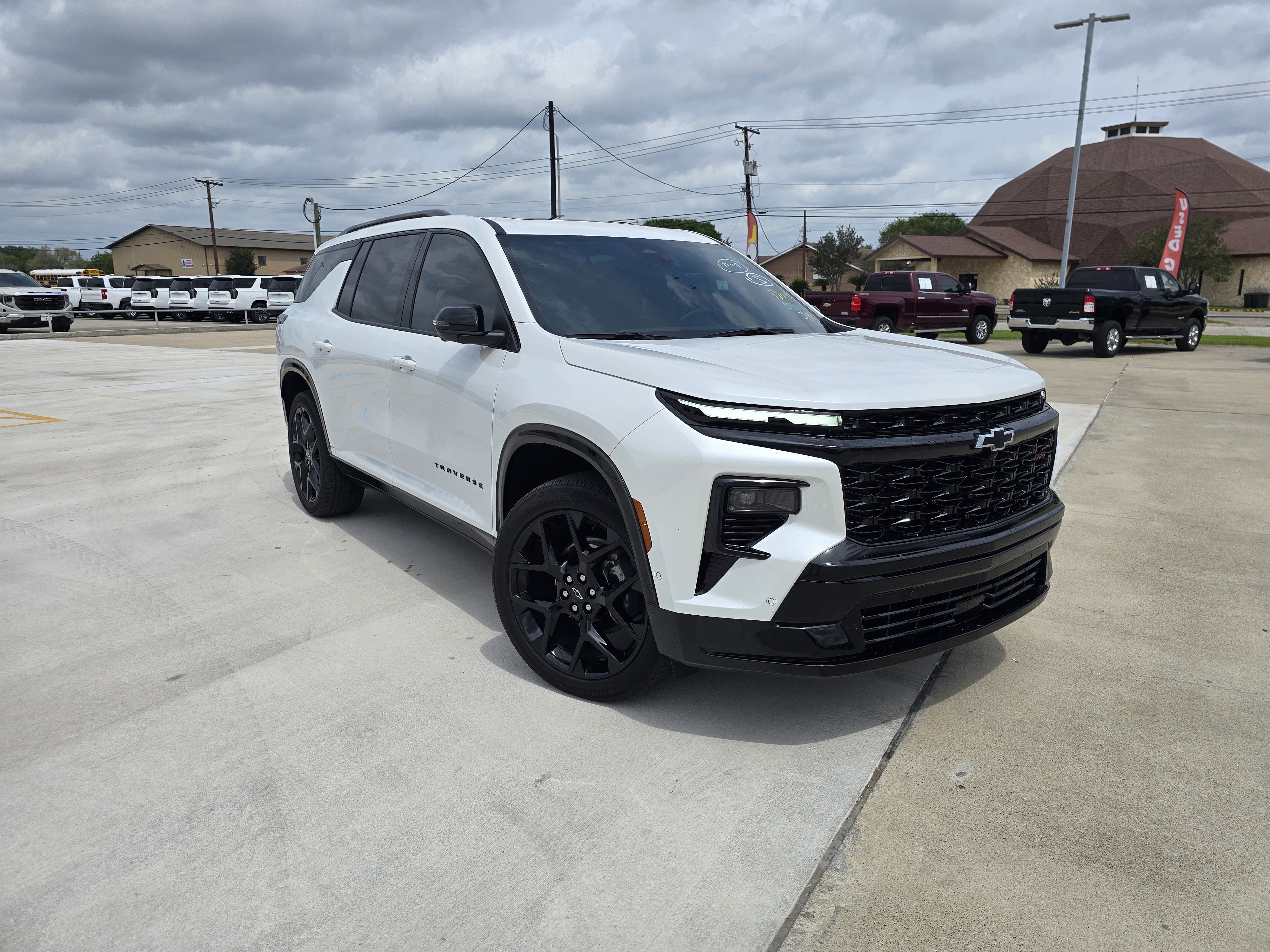 Used 2024 Chevrolet Traverse RS w/ LPO, Floor Liner Package image 1