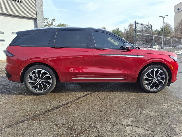 Used 2024 Lincoln Nautilus Reserve image 7