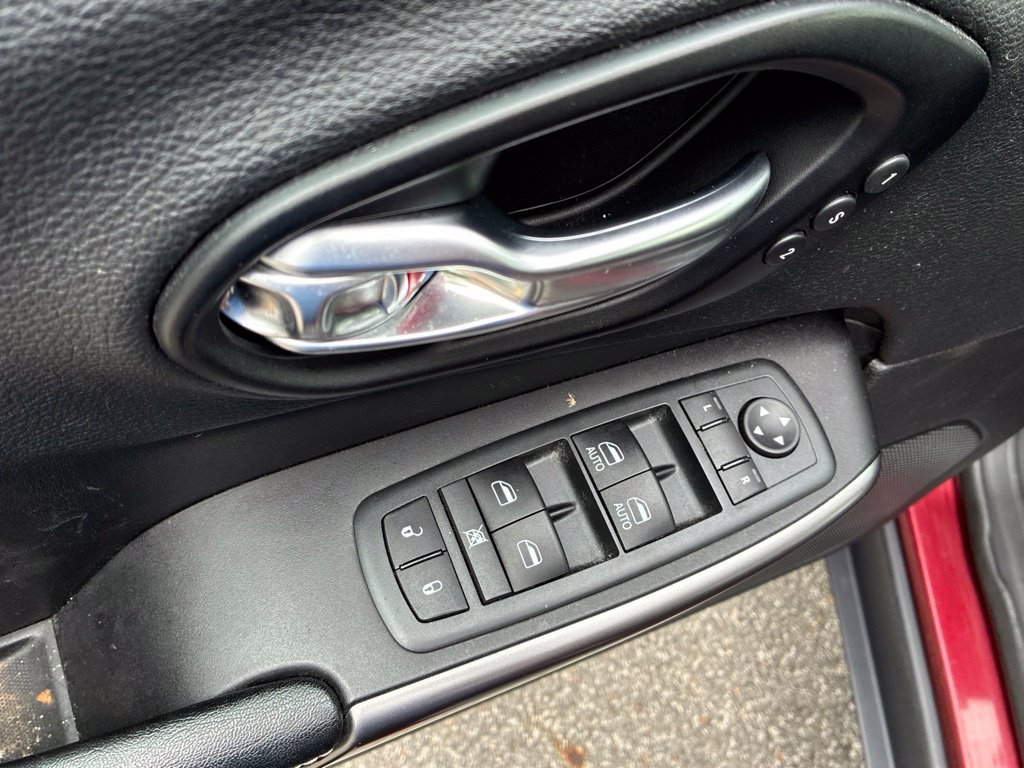 Used 2021 Jeep Cherokee Limited AWD/4WD image 34
