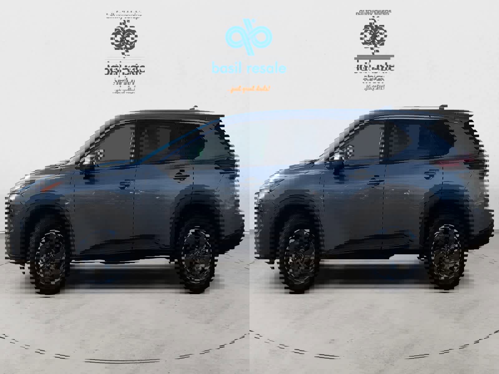 Used 2025 Nissan Rogue SV image 3