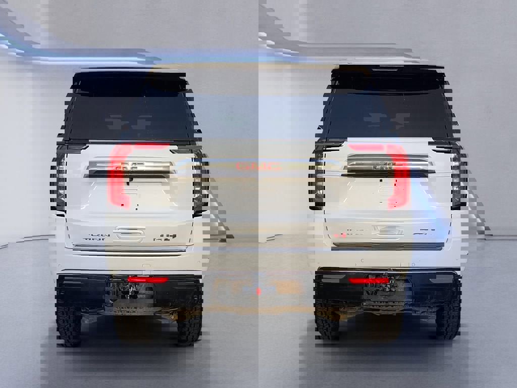 Used 2023 GMC Yukon AT4 w/ AT4 Premium Package image 4