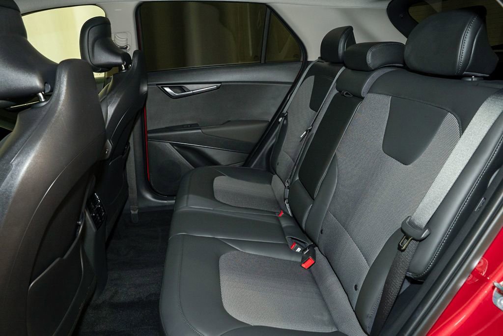 Used 2024 Kia Niro EX FWD image 8