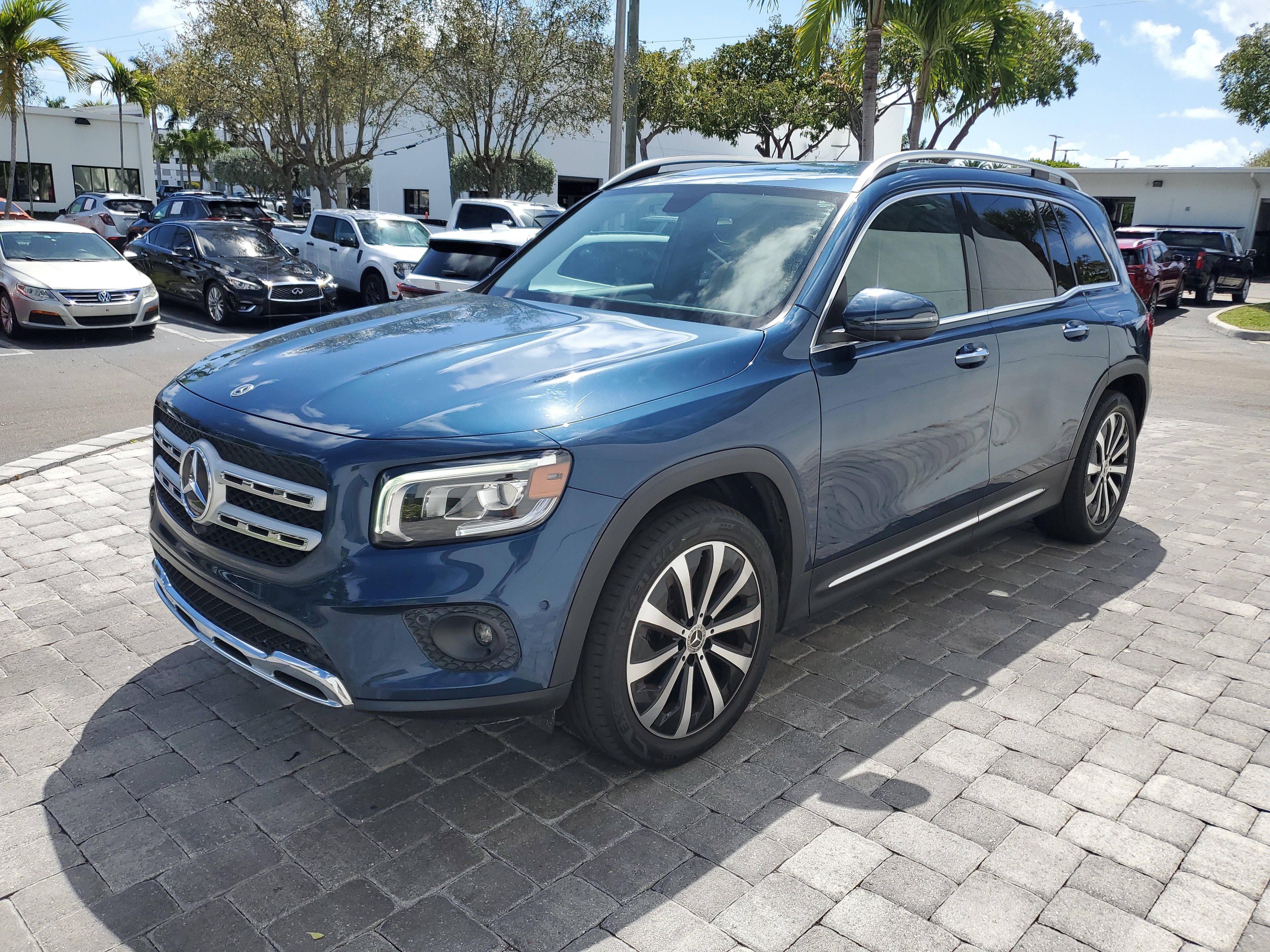 Used 2021 Mercedes-Benz GLB 250 image 2